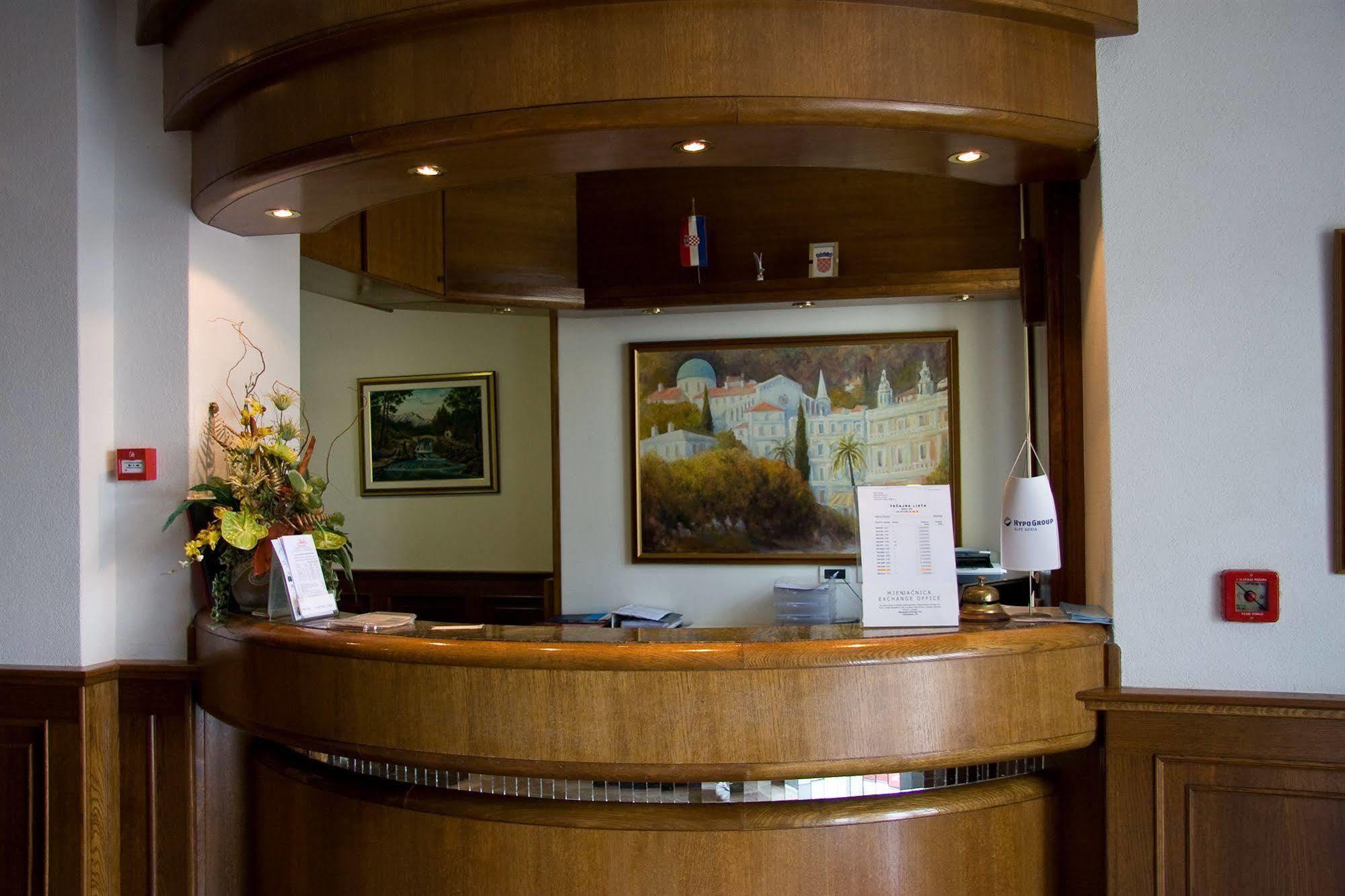 Hotel Galeb Opatija Bagian luar foto