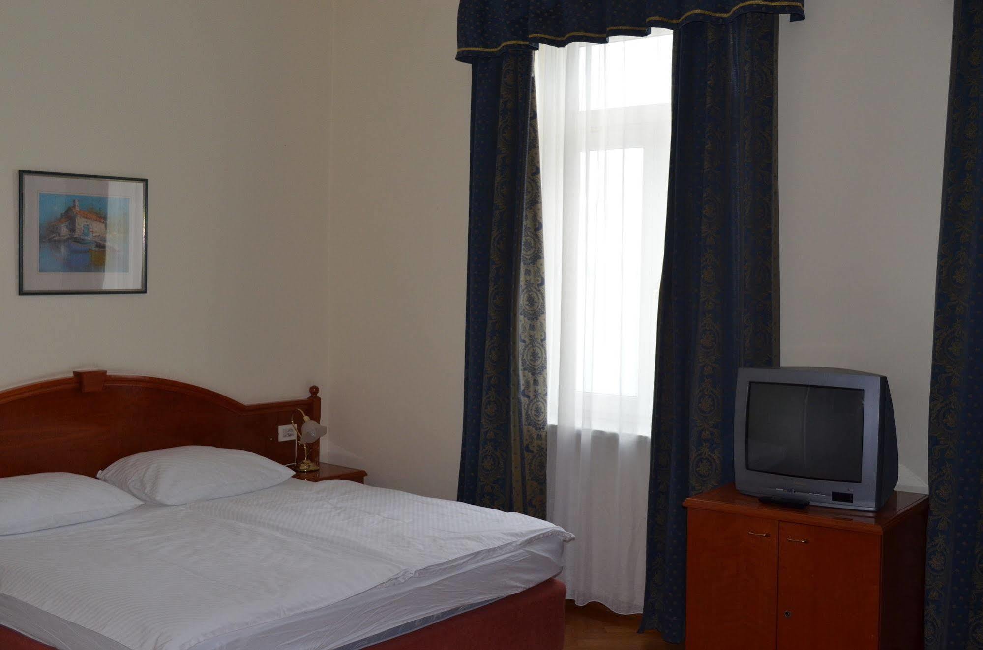 Hotel Galeb Opatija Bagian luar foto