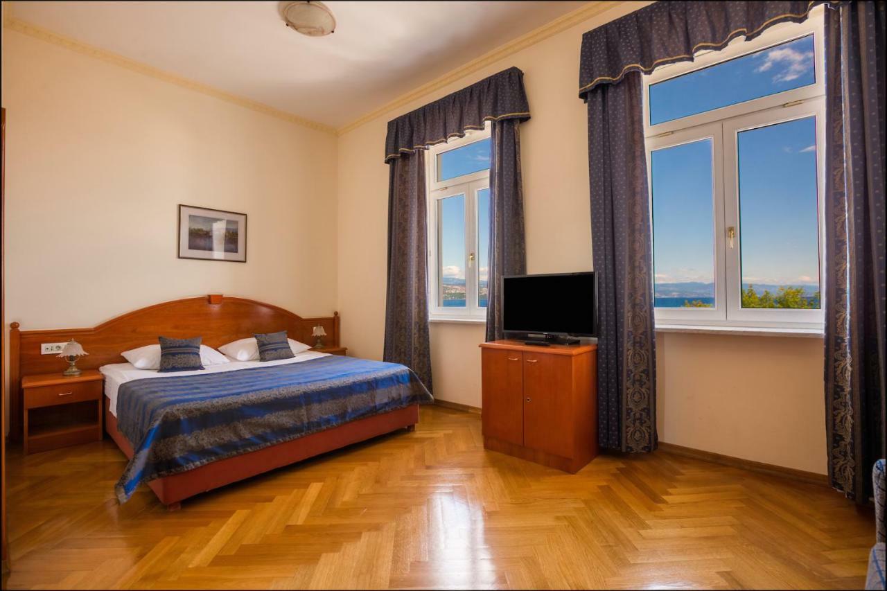 Hotel Galeb Opatija Bagian luar foto