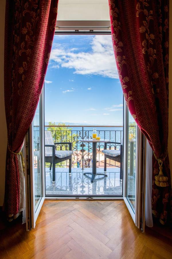 Hotel Galeb Opatija Bagian luar foto