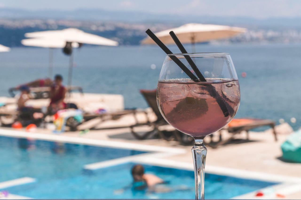 Hotel Galeb Opatija Bagian luar foto