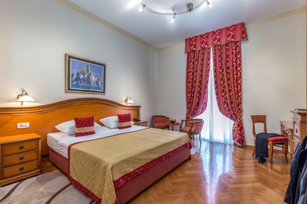 Hotel Galeb Opatija Bagian luar foto