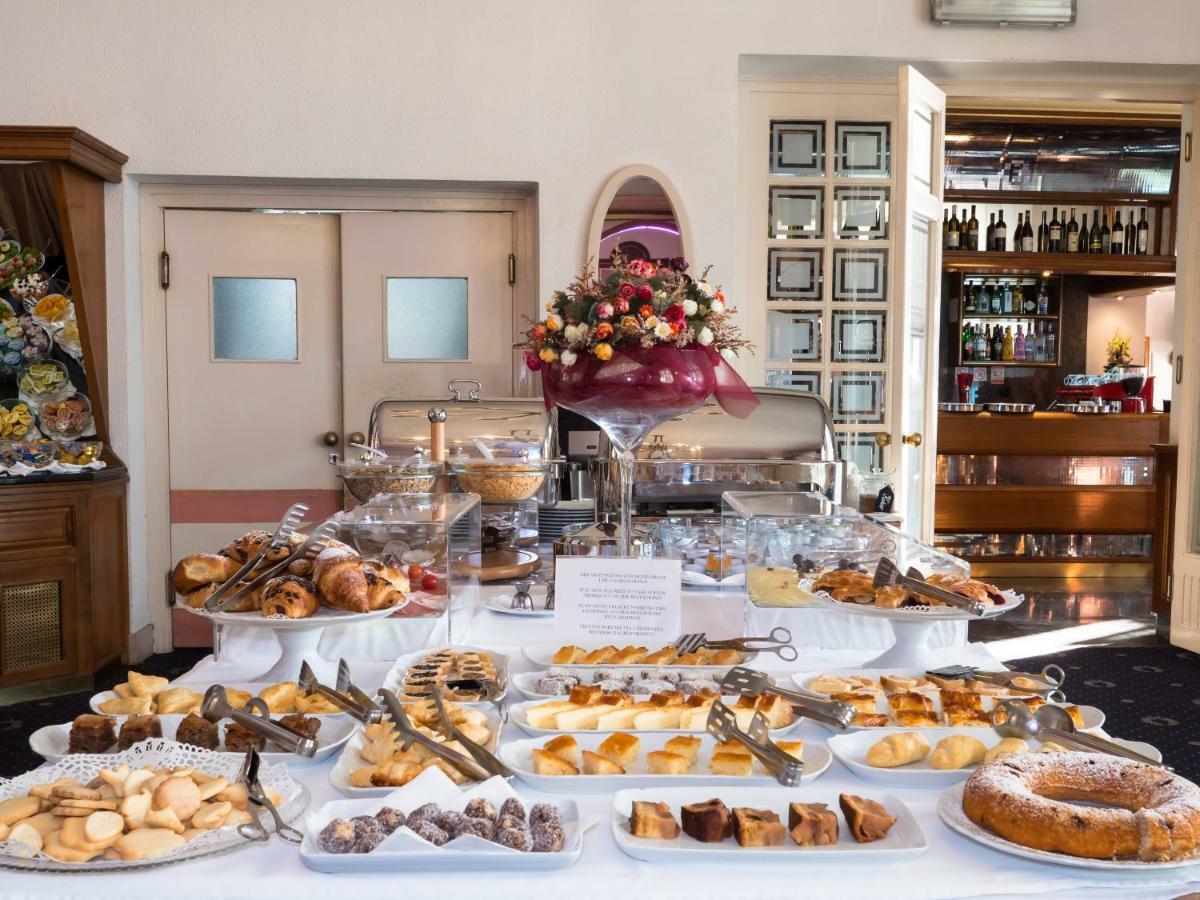 Hotel Galeb Opatija Bagian luar foto